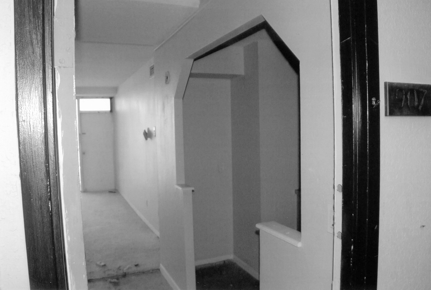 Tiffany House, Oklahoma City Oklahoma 7<sup>th</sup> floor east central apartment kitchen (2015)