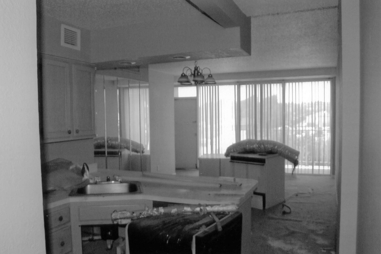 Tiffany House, Oklahoma City Oklahoma 6<sup>th</sup> floor northeast apartment living room (2015)