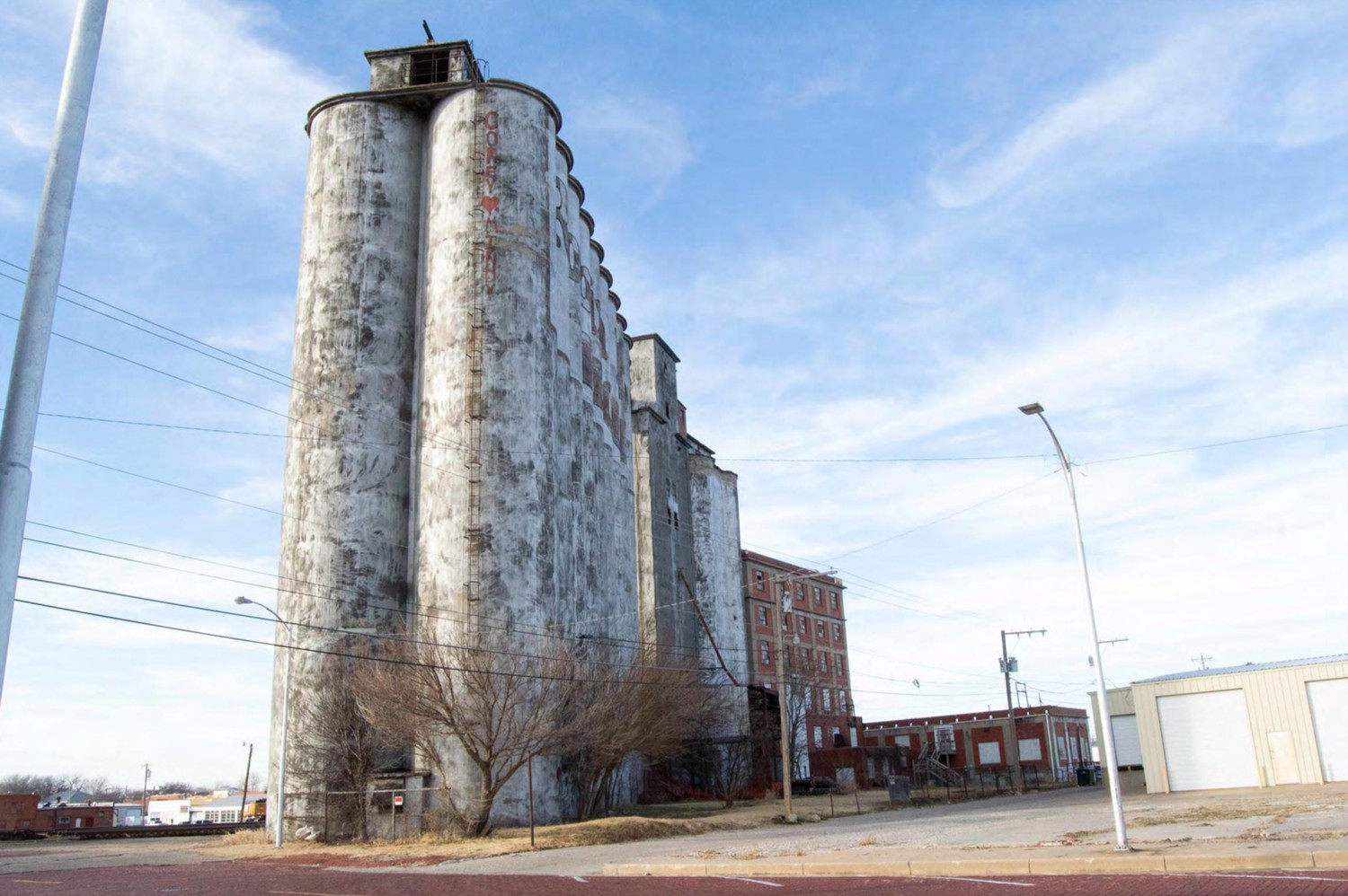 Ponca City Milling Company Elevator, Ponca City Oklahoma South elevation (left) and east elevation (right) (2018)