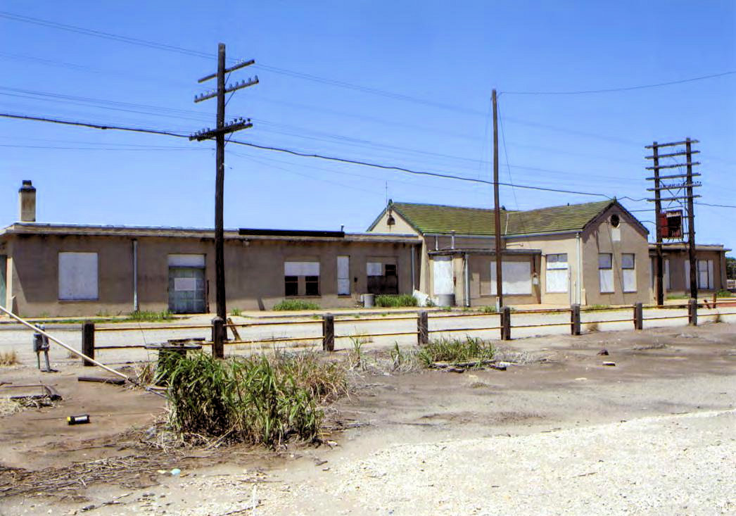 Santa Fe Depot, Ponca City Oklahoma East elevation (2011)