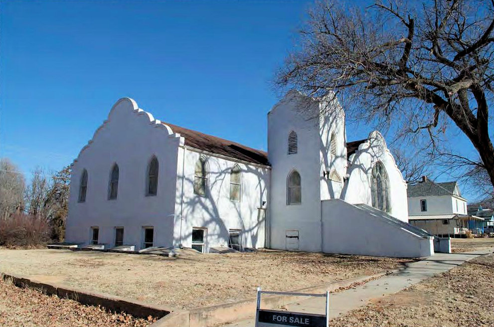 First Congregational Church, Waynoka Oklahoma West (left) and south (right) elevations (2016)