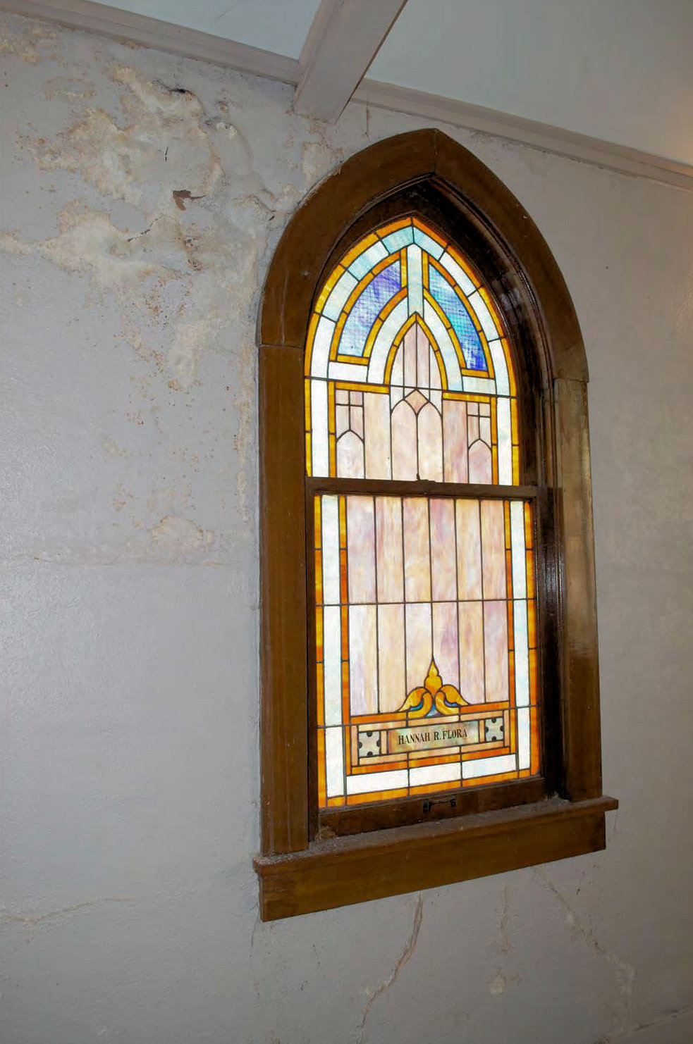 First Congregational Church, Waynoka Oklahoma Interior, Auditorium, looking at representative pointed arch stained glass window on east wall (2016)