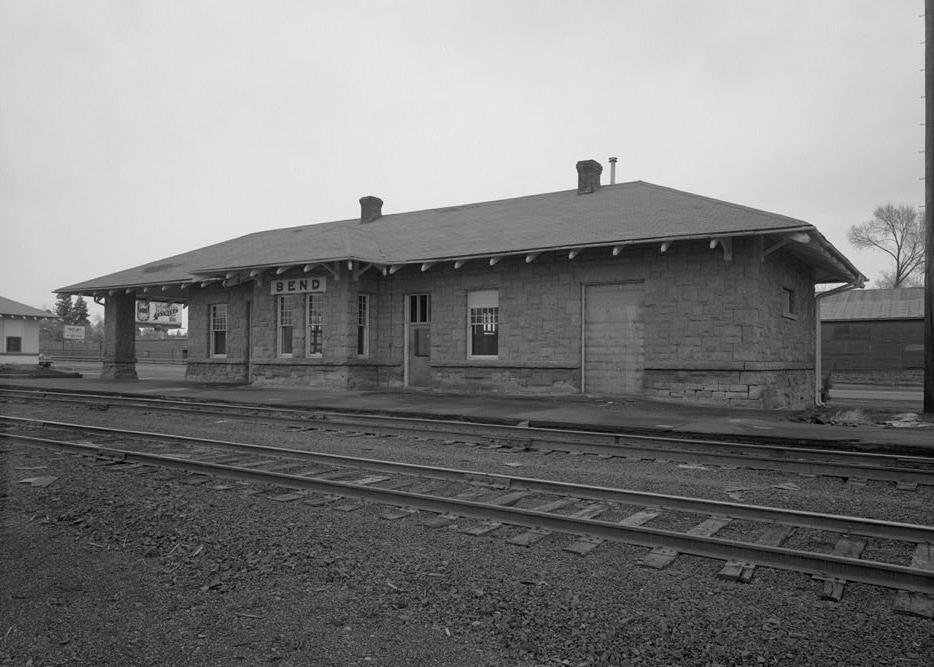 Bend Railroad Depot - Oregon Trunk Railway Passenger Station, Bend Oregon 1999 Looking southwest