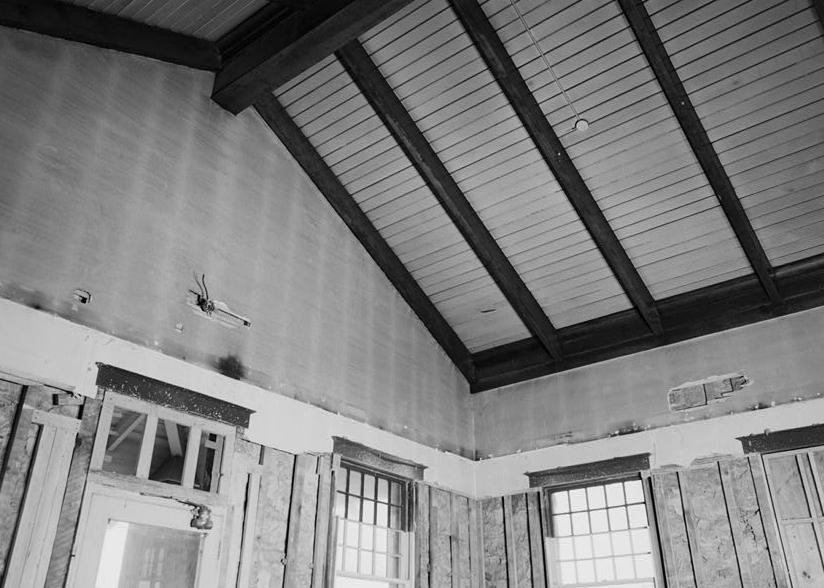 Bend Railroad Depot - Oregon Trunk Railway Passenger Station, Bend Oregon 1999 Baggage room, at apex of hipped roof