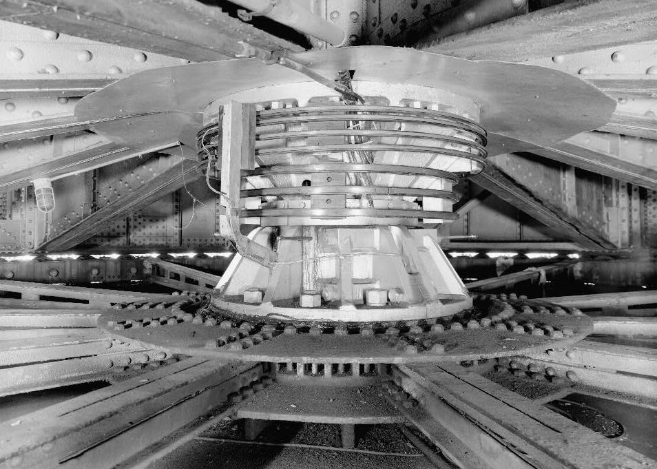 Willamette River Swing Truss Railroad Bridge, Portland Oregon 1985  CENTER PIVOT WITH COLLECTOR RINGS AND BRUSHES