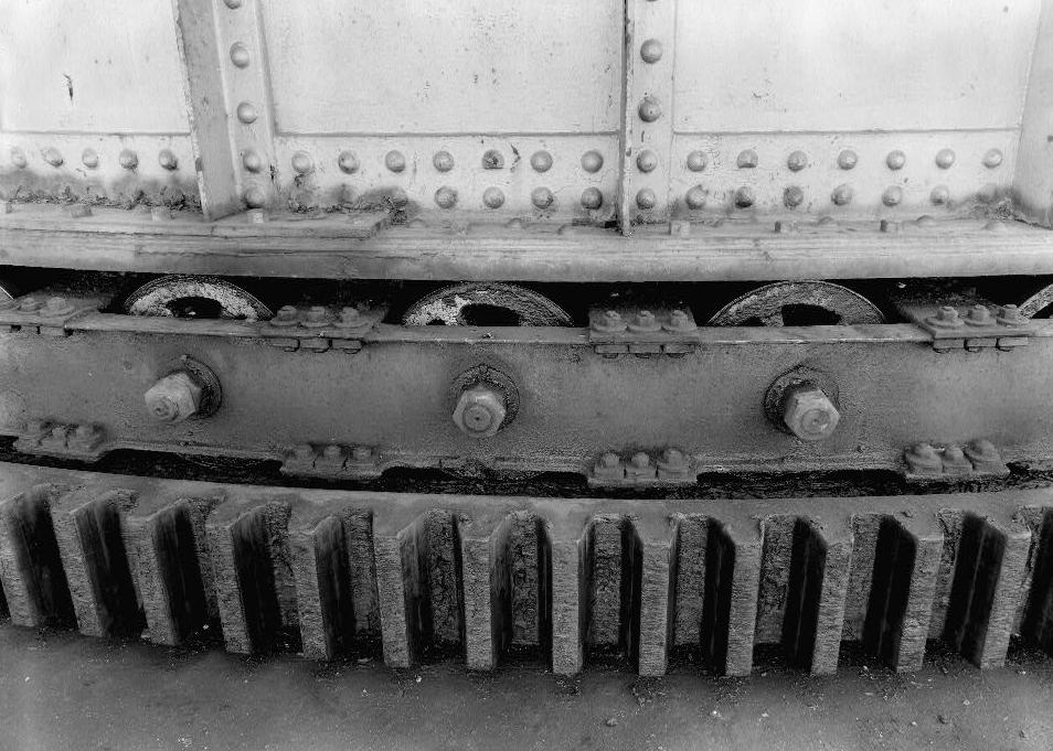 Willamette River Swing Truss Railroad Bridge, Portland Oregon 1985 BULL RING GEAR AND ROLLERS