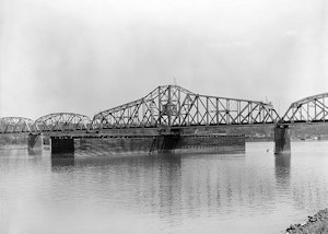 Willamette River Swing Truss Railroad Bridge, Portland Oregon