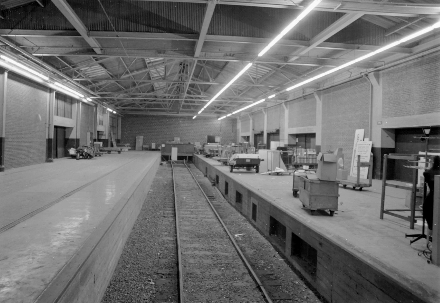 Montgomery Ward & Company Warehouse and Store, Portland Oregon Interior train station looking east (1984)