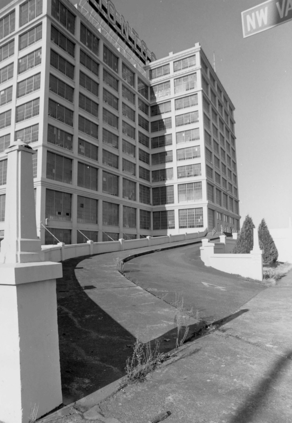 Montgomery Ward & Company Warehouse and Store, Portland Oregon Looking northwest at ramp (1984)