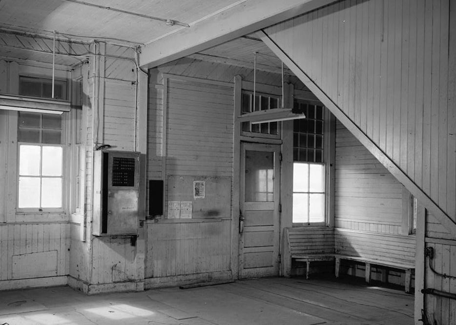 Southern Pacific Railroad Station - Springfield Depot, Springfield Oregon FIRST FLOOR, TRAINMEN'S LOBBY, SOUTHWEST CORNER (1988)