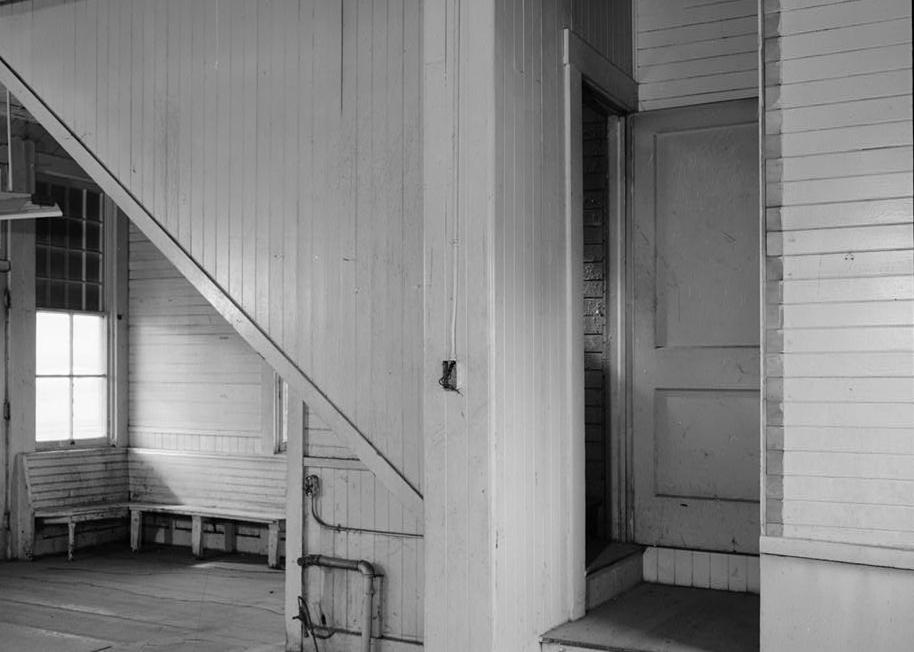 Southern Pacific Railroad Station - Springfield Depot, Springfield Oregon FIRST FLOOR, TRAINMEN'S LOBBY, WEST WALL (1988)