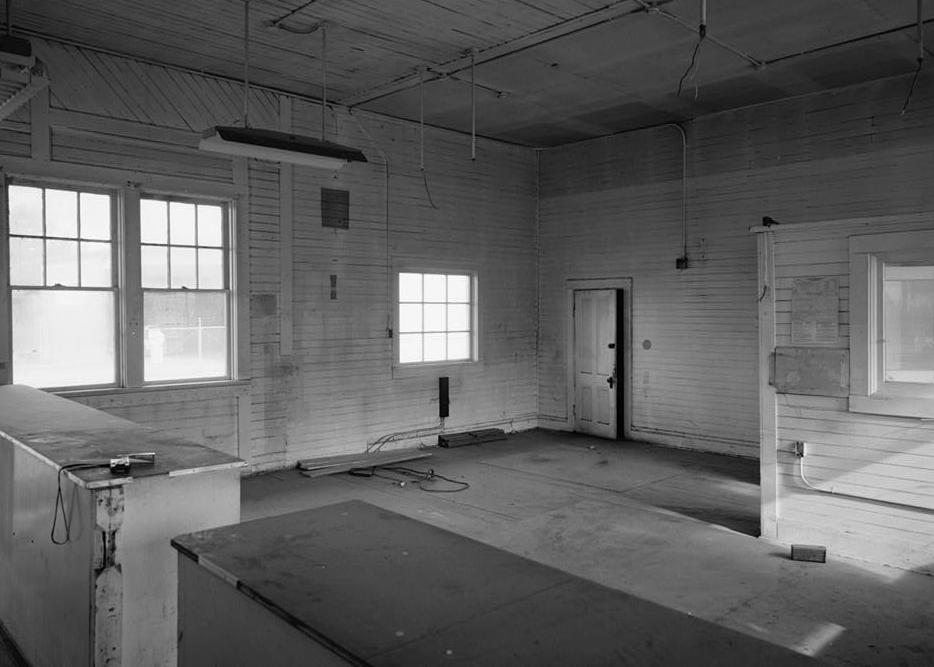 Southern Pacific Railroad Station - Springfield Depot, Springfield Oregon FIRST FLOOR, FREIGHT OFFICE, NORTHEAST CORNER (1988)
