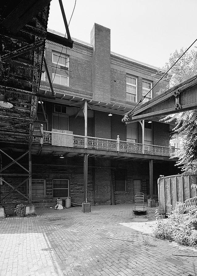 Harrisburg Train Station & Trainshed, Harrisburg Pennsylvania 1981 NORTH ELEVATION, SHOWING BRIDGING CONNECTING THE STATION BUILDING WITH THE HOFFMAN HOUSE AT UPPER LEFT. NOTE BALCONY WHICH MEETS THE FRONT PLAZA LEVEL AT RIGHT