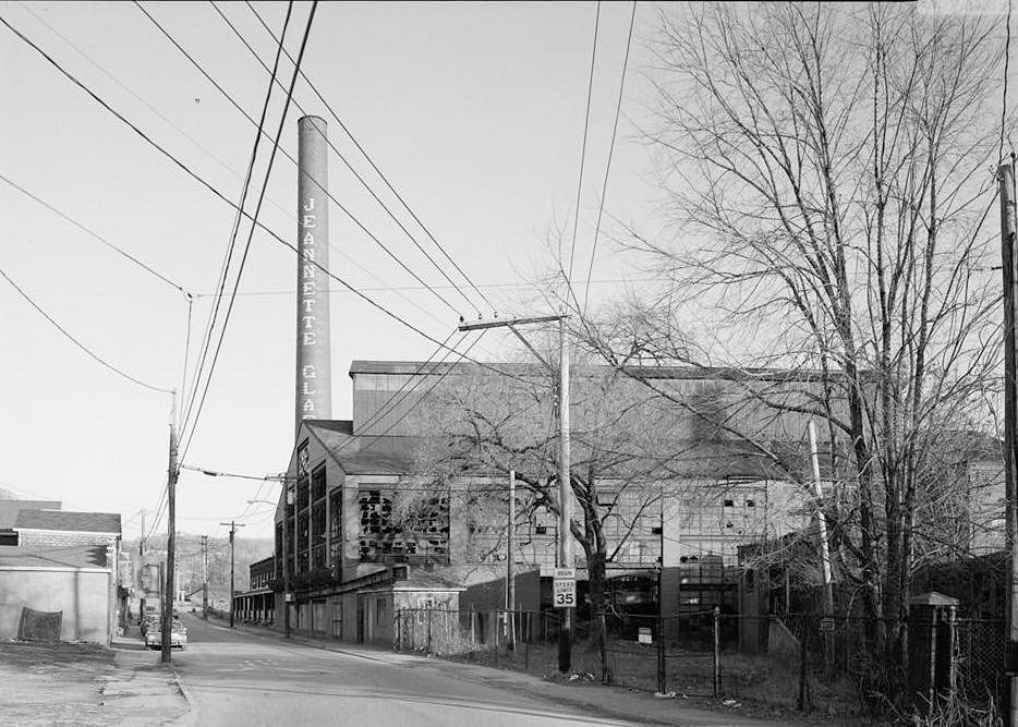 Jeannette Glass Company, Jeannette Pennsylvania 1989 VIEW LOOKING EAST ON CHAMBERS AVENUE SHOWING BUILDING NO. 2 AND STACK