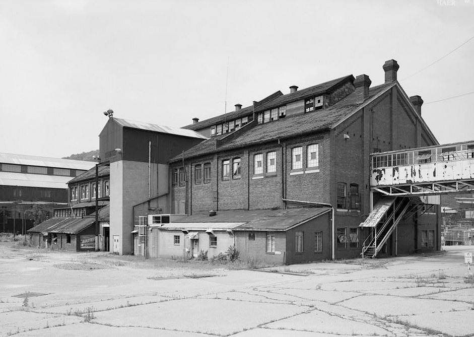 Pittsburgh Steel Company Monessen Works, Monessen Pennsylvania 1995 VIEW FACING NORTHEAST, VIEW OF MACHINE SHOP.