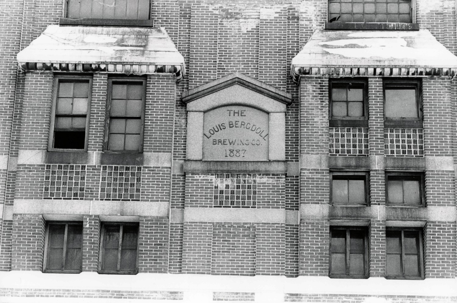 Bergdoll Brewery - City Park Brewery, Philadelphia Pennsylvania Looking at datestone in facade of Bldg. 2A (1979)