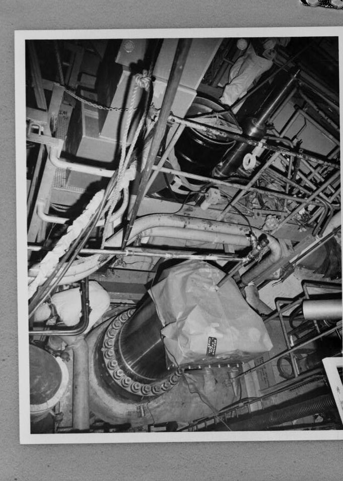 Shippingport Nuclear Power Station, Shippingport Pennsylvania 1-B MAIN COOLANT PUMP RIGGED FOR GAS PRESSURIZING, MAY 1, 1964