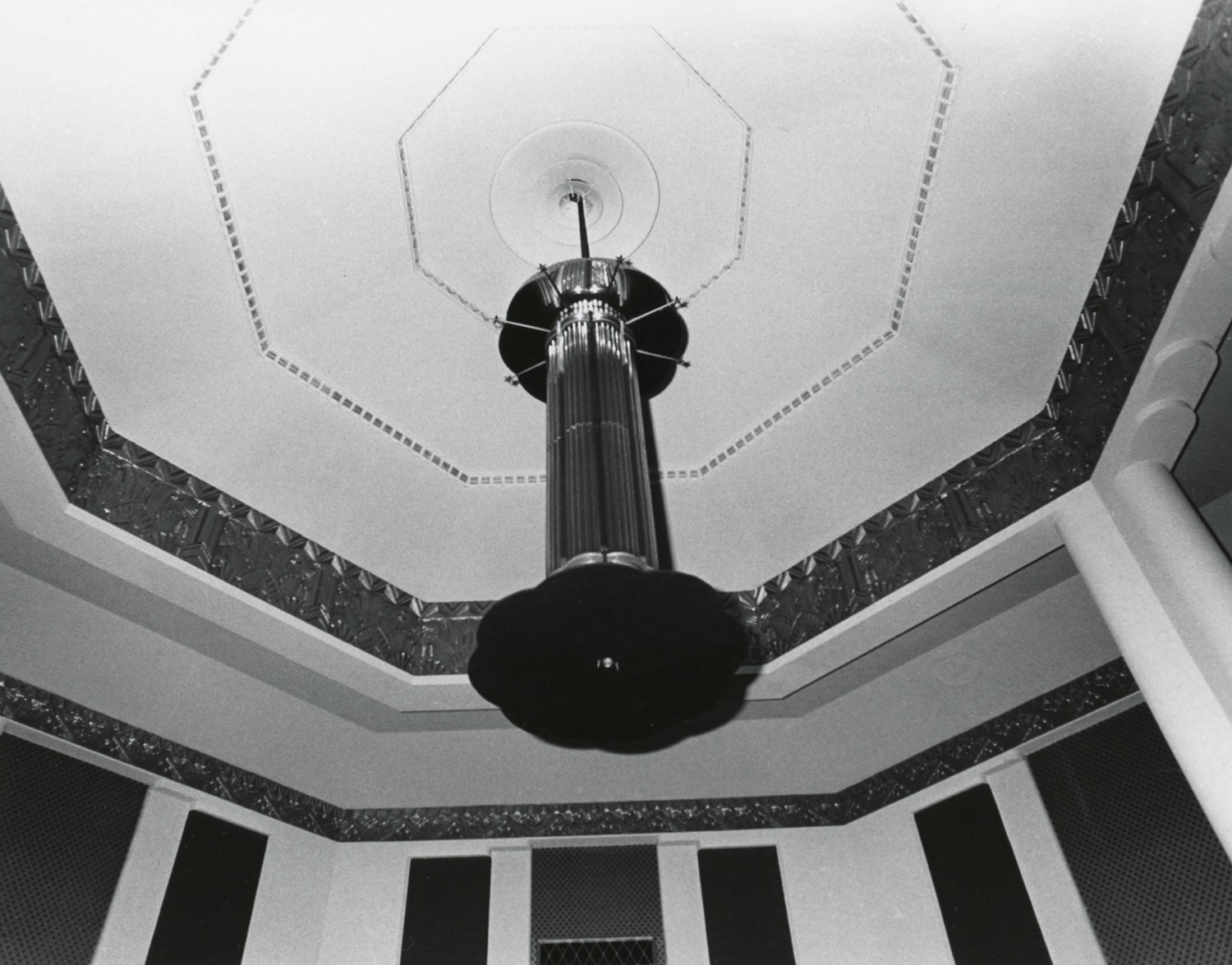 Comerford Theater - Paramount Theatre, Wilkes-Barre Pennsylvania Chandelier in the central octagonal foyer (1979)