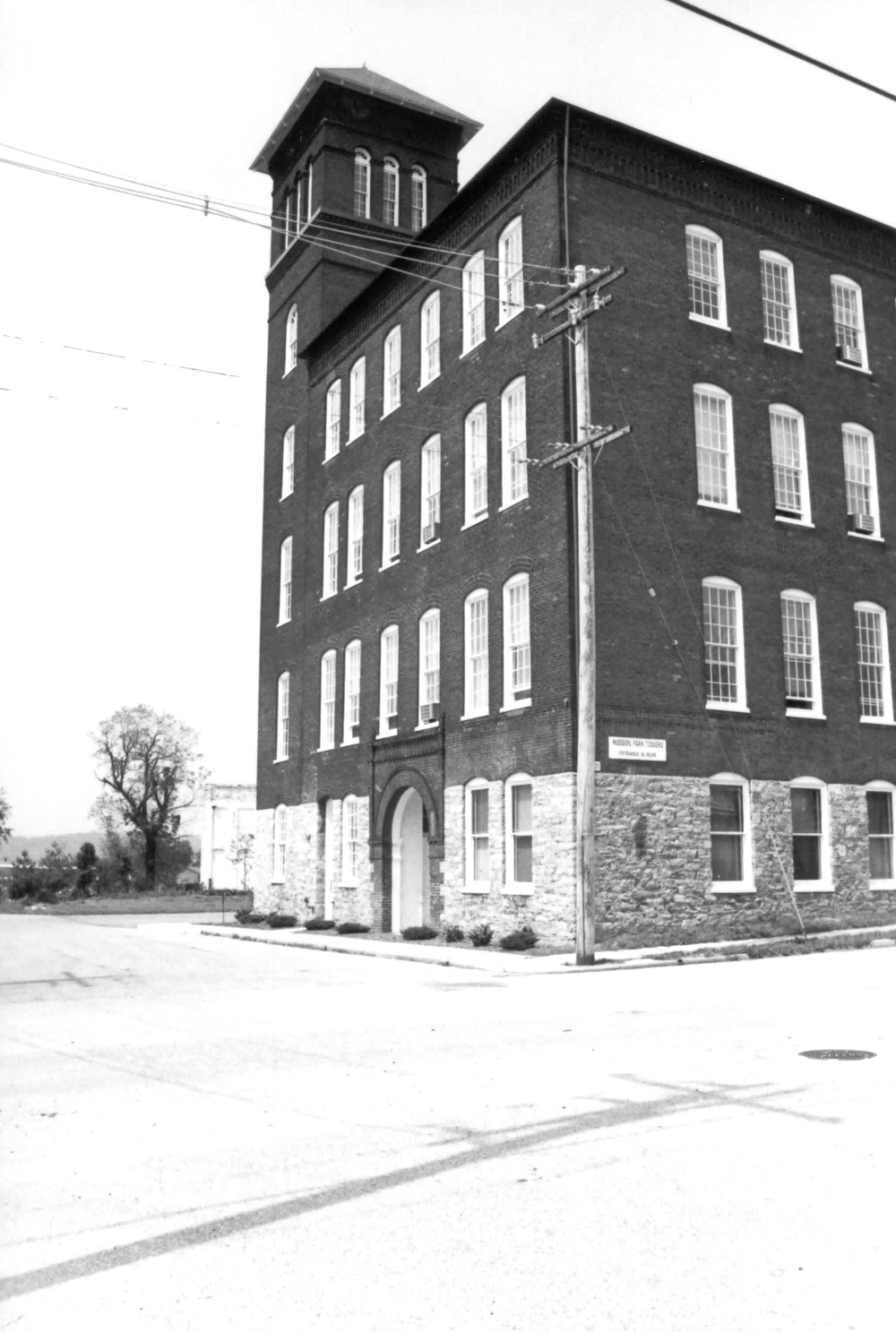 Diamond Silk Mill - York Silk Manufacturing Company, York Pennsylvania View from corner of Ridge Avenue and Hay Street facing Northeast (1992)
