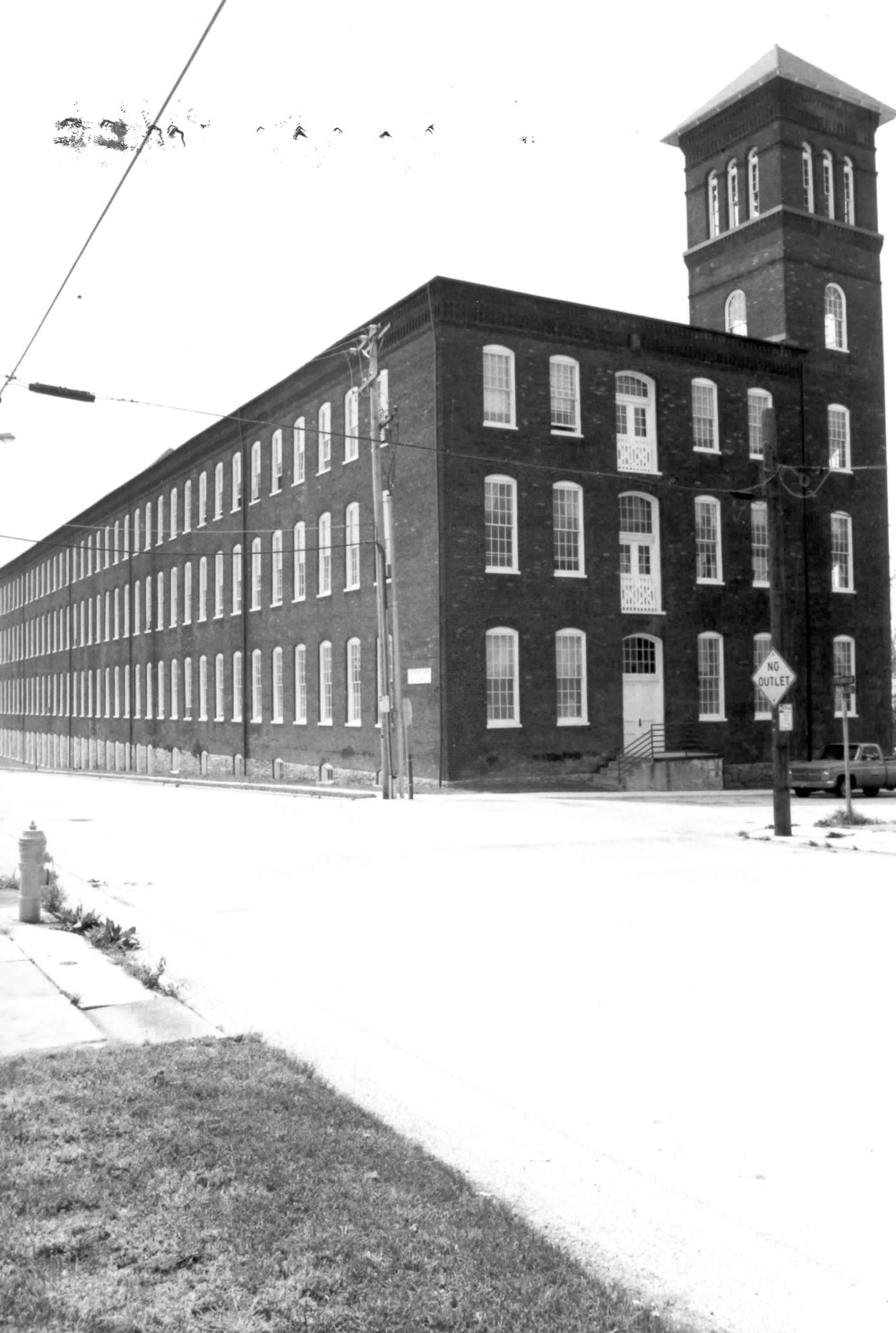 Diamond Silk Mill - York Silk Manufacturing Company, York Pennsylvania View from corner of Franklin Street and Hay Street facing Northwest, tower in foreground (1992)