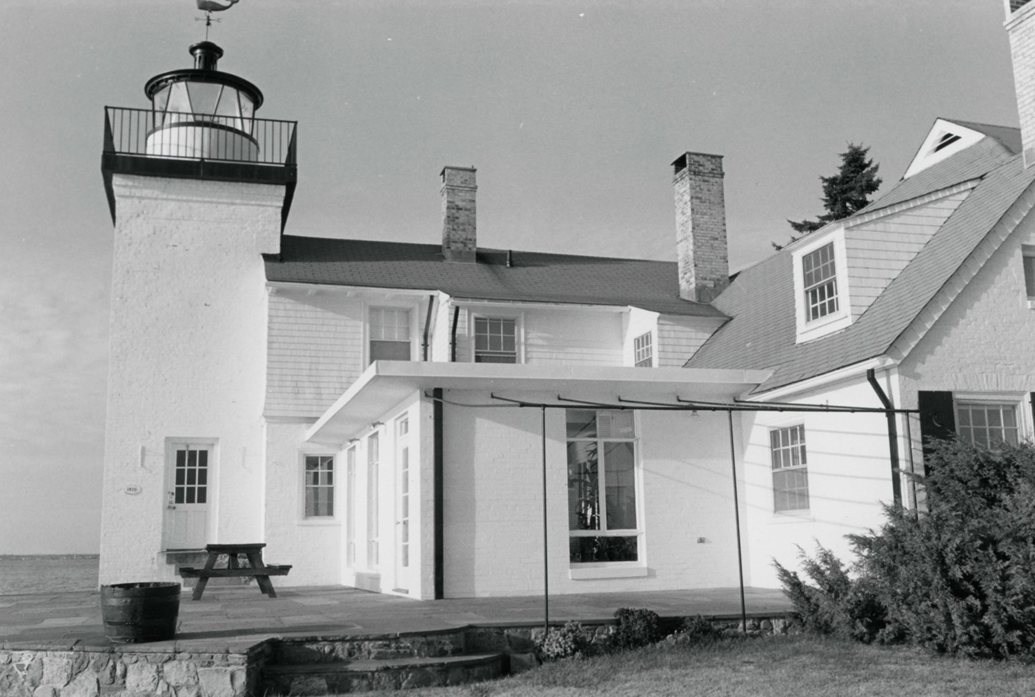 Nayatt Point Lighthouse, Barrington Rhode Island Light and keeper's dwelling, facing north (1984)