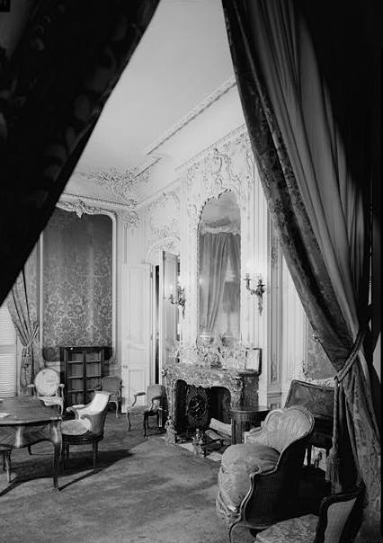 Chateau-sur-Mer Mansion (Wetmore House), Newport Rhode Island GREEN PARLOR, LOOKING WEST FROM THE BALLROOM