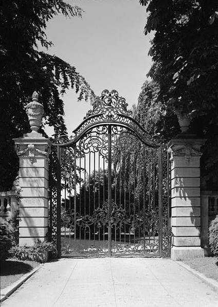 The Elms (Edward J. Berwind House), Newport Rhode Island NORTH ENTRANCE GATE ON BELLEVUE AVENUE, LOOKING WEST