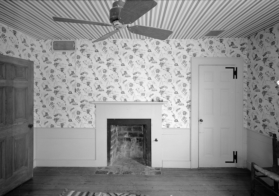 Snee Farm - Charles Pinckney House, Mount Pleasant South Carolina 1990 INTERIOR VIEW, SECOND FLOOR, SOUTHEAST BEDROOM LOOKING NORTH TOWARDS FIREPLACE AND CLOSET