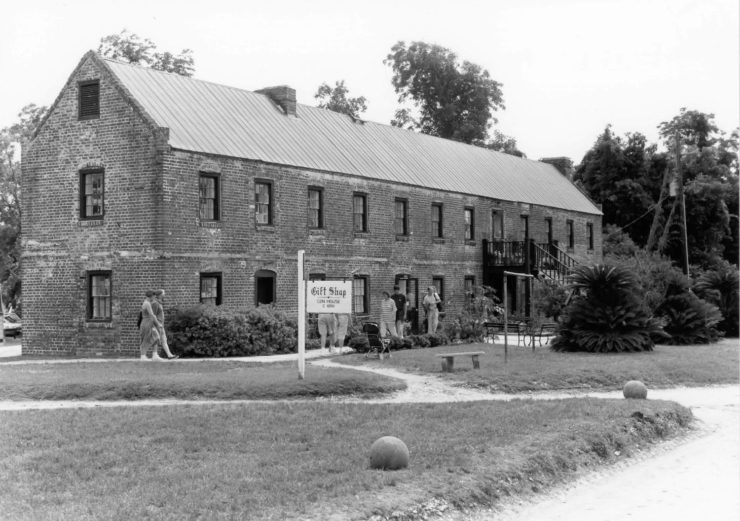 Boone Hall Plantation House, Mount Pleasant South Carolina Ginhouse, south elevation, view from Commissary (1993)
