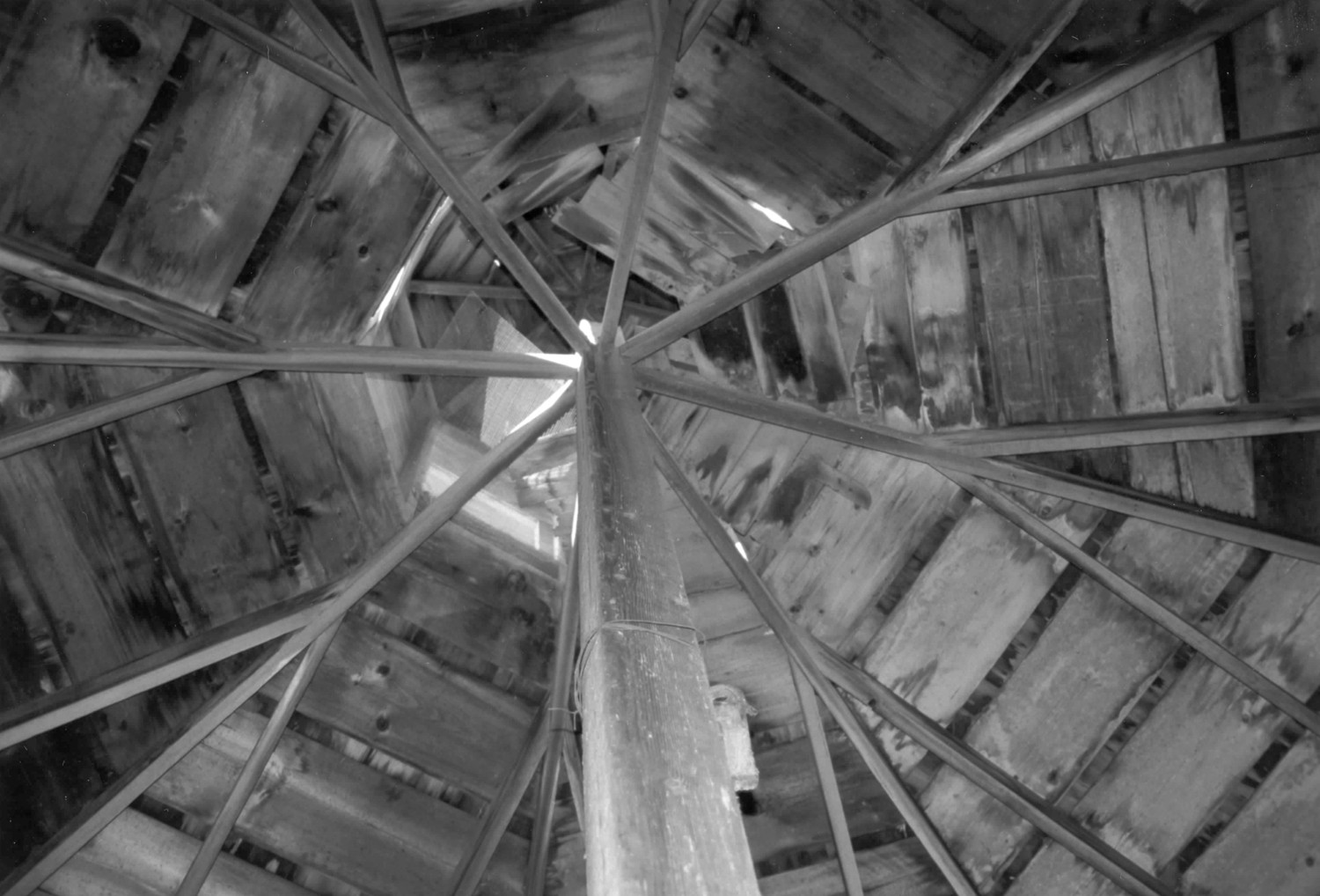 New Hope Farm Polygonal Barn, Mission Hill South Dakota Interior (2003)