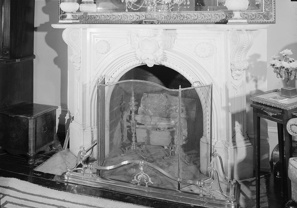 Rattle & Snap Mansion - Polk-Granbery House, Columbia Tennessee 1971 NORTH (LEFT) MANTEL IN DOUBLE PARLOR