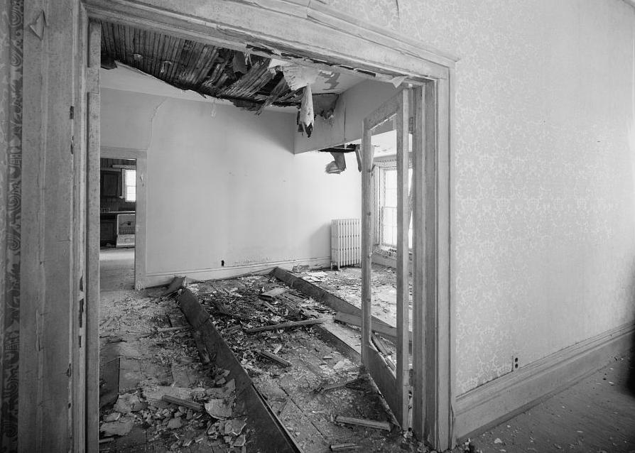 Hilderbrand-McTighe House, Memphis Tennessee 1998 VIEW FROM THE NORTHEAST ROOM INTO THE NORTH (DINING) ROOM