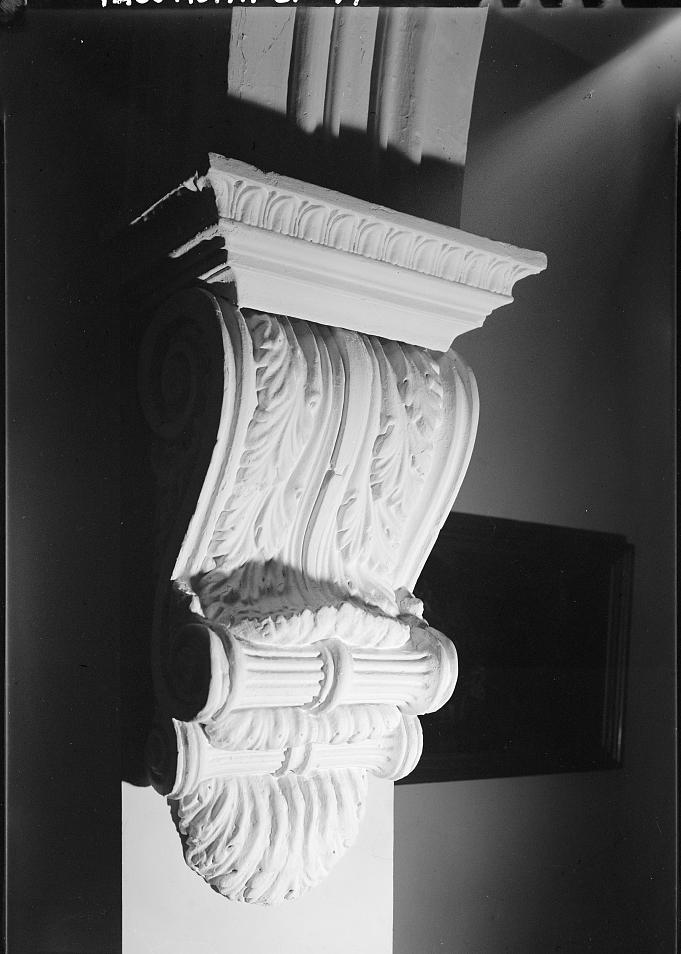 Oaklands House, Murfreesboro Tennessee 1964 ENTRANCE ARCH BRACKET, FIRST FLOOR STAIRHALL