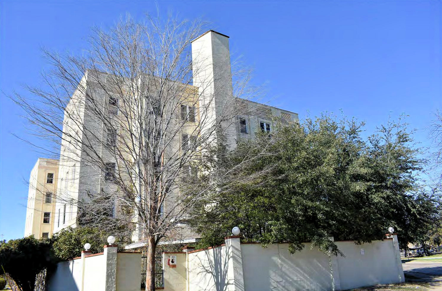 Ambassador Hotel, Dallas Texas East elevation (2019)