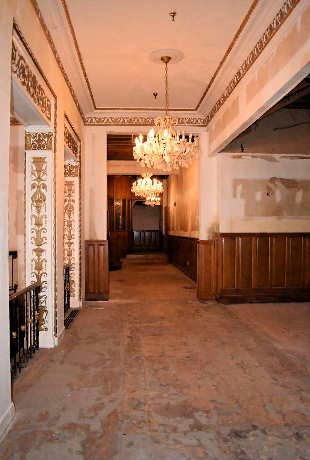 Ambassador Hotel, Dallas Texas Main corridor at 1<sup>st</sup> floor (2019)