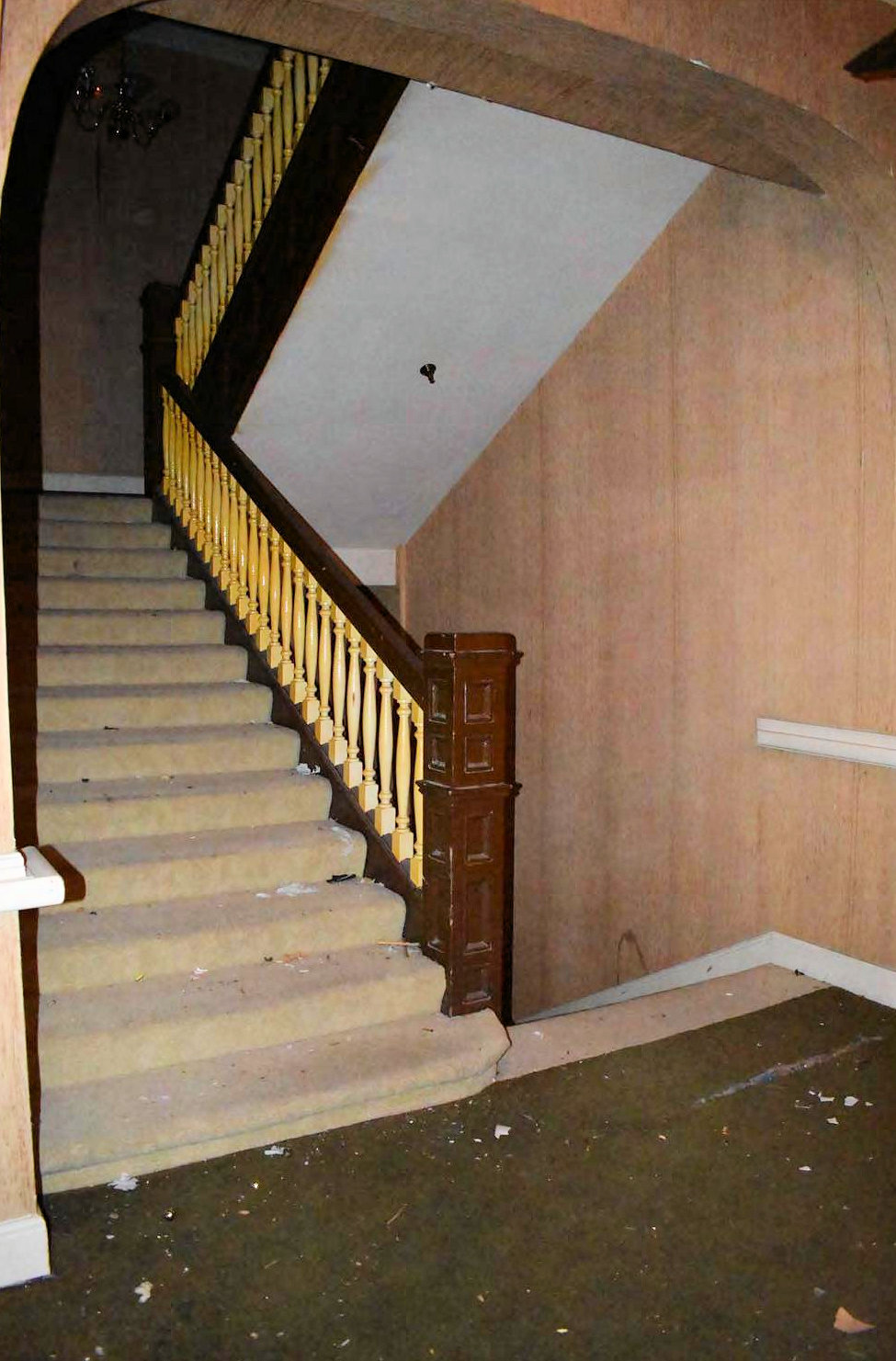 Ambassador Hotel, Dallas Texas Typical stair opening at levels 2-5 (2019)