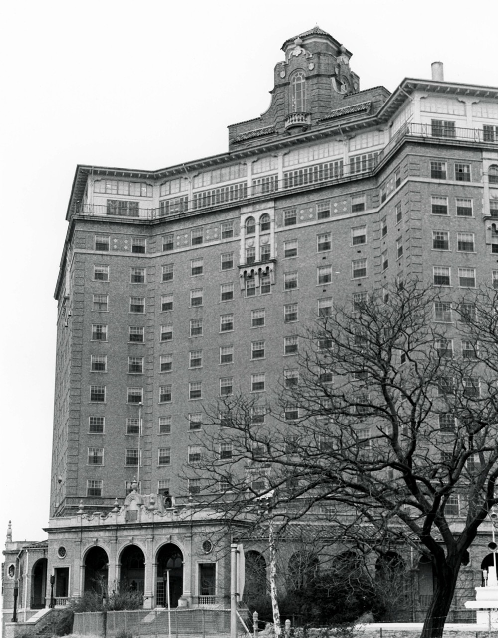 Baker Hotel, Mineral Wells Texas Main entrance elevation (1982)