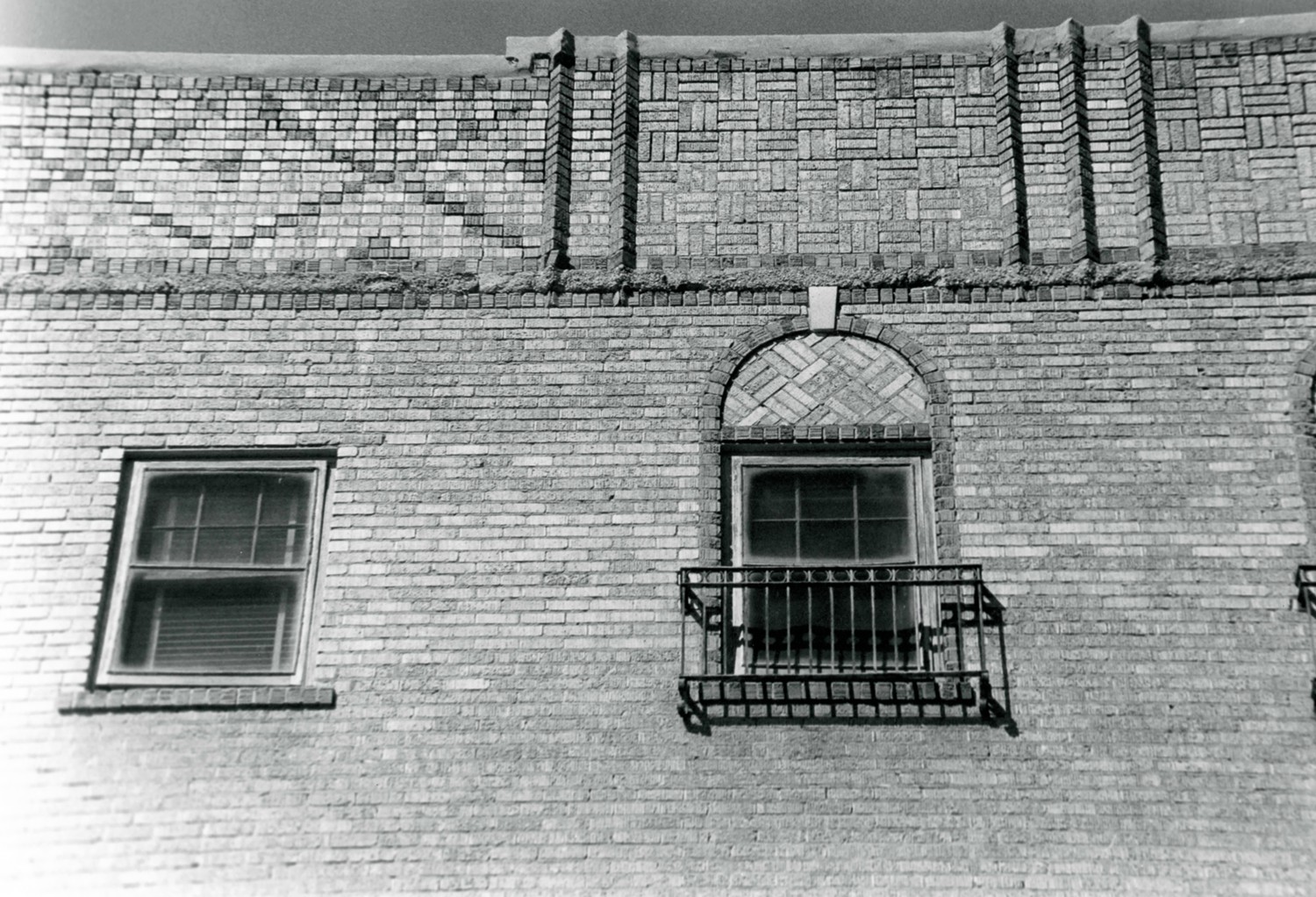 Schneider Hotel - Pampa Hotel, Pampa Texas Window and cornice detail, east facade (1985)