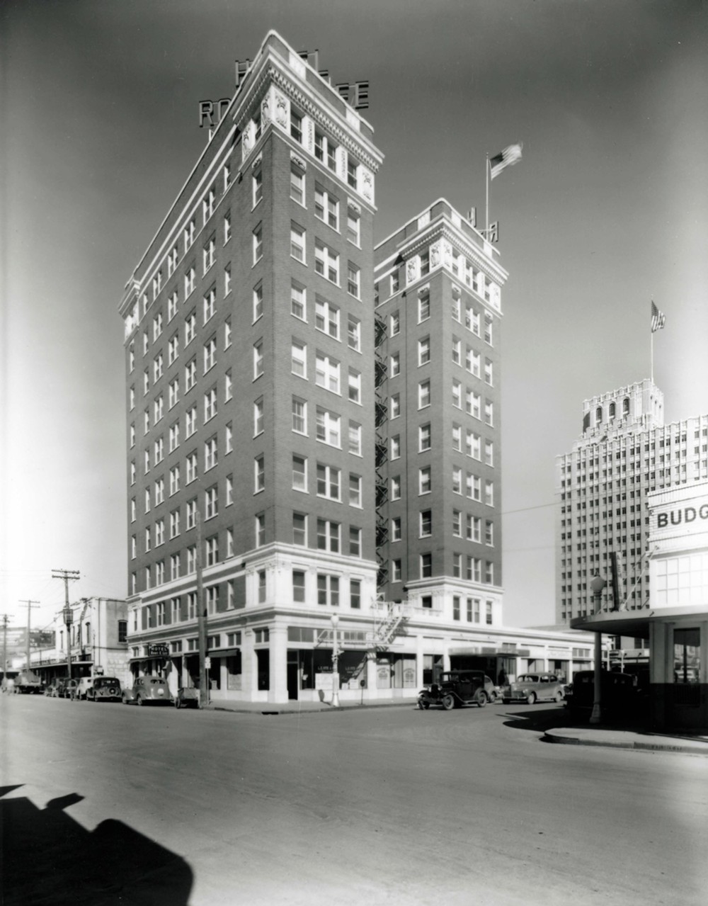Robert E. Lee Hotel, San Antonio Texas Historic view of south and west elevations (1938)