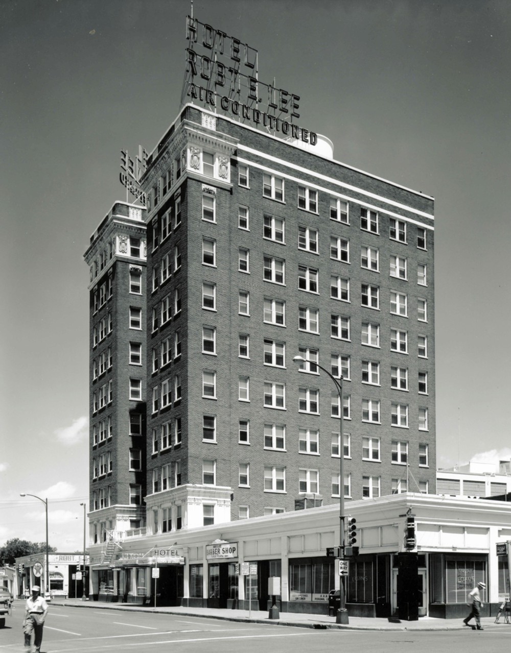 Robert E. Lee Hotel, San Antonio Texas Historic view of south and east elevations (1938)
