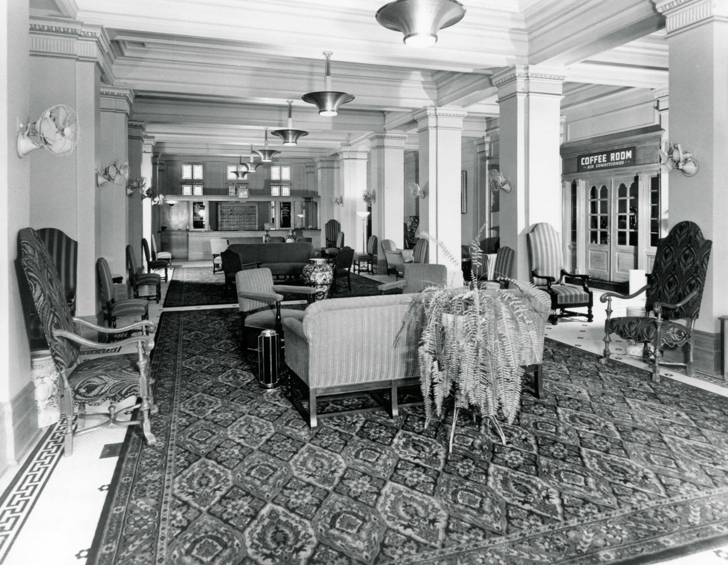 Robert E. Lee Hotel, San Antonio Texas Historic interior view of lobby (1938)