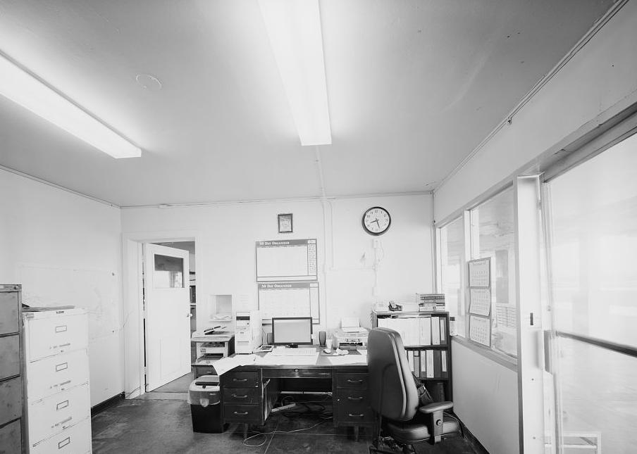 Wake Island Airfield, Terminal Building, Wake Island OFFICE ROOM 122 LOOKING SOUTH (2007)