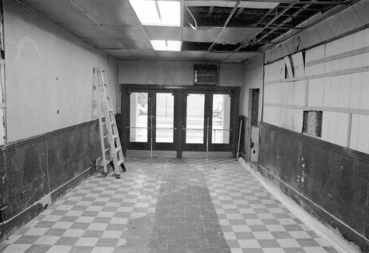 Pitts Theatre - State Theater, Culpeper Virginia Lobby (2007)