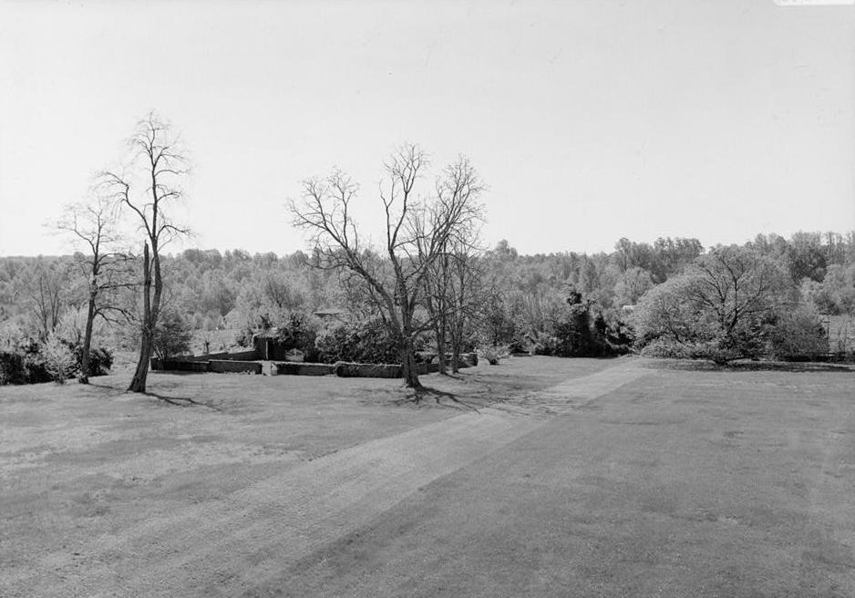 Poplar Forest - Thomas Jefferson Retreat, Forest Virginia VIEW FROM ROOFTOP OF HOUSE TO SOUTHEAST SHOWING GARDEN ENCLOSURE (1987)