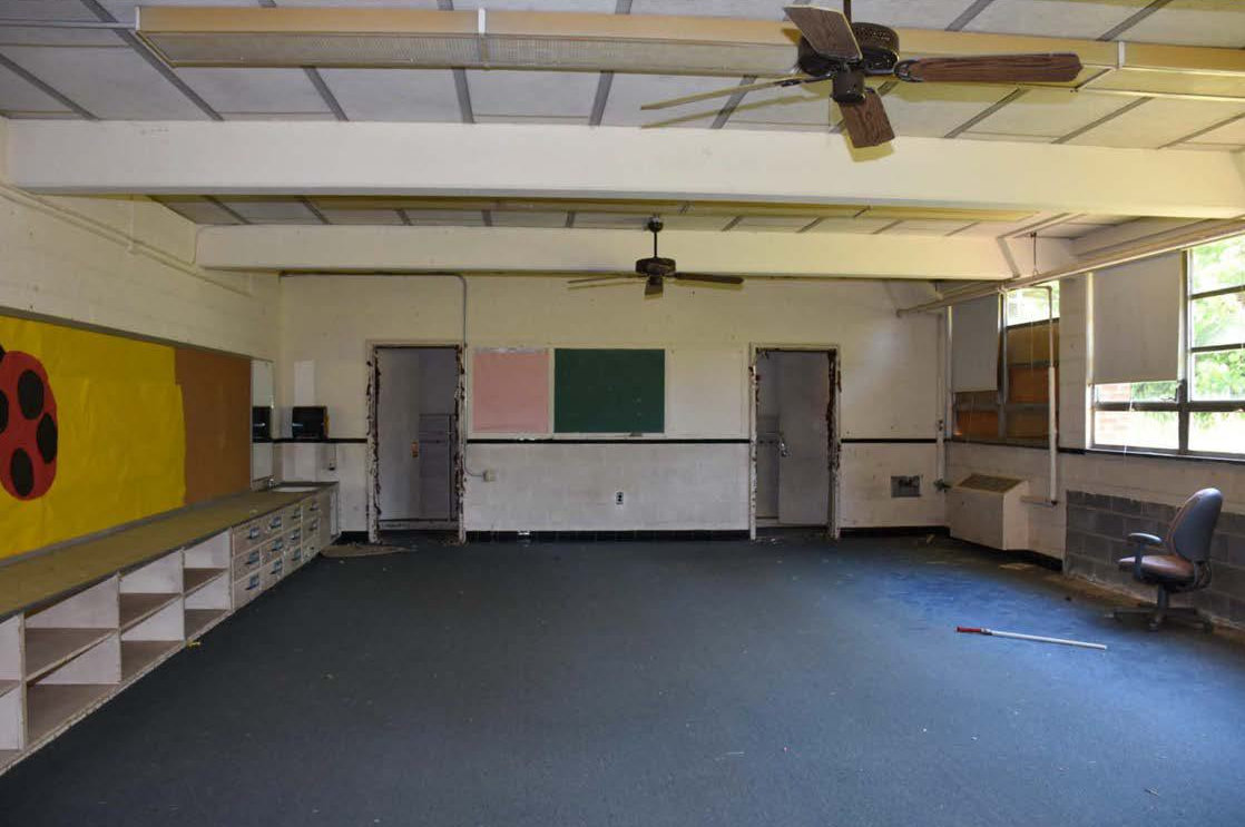 John Groom Elementary School, South Hill Virginia 1960 addition, southeast classroom (2017)
