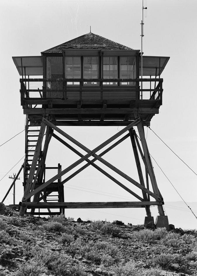 Badger Mountain Lookout Fire Watchtower, East Wenatchee Washington 1994 View of north side.