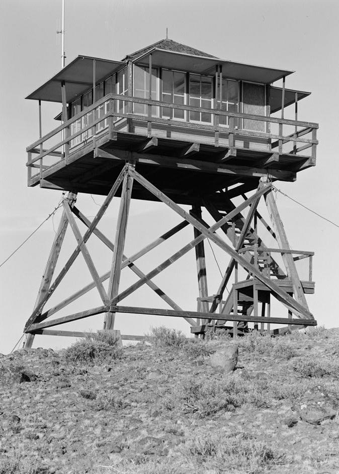 Badger Mountain Lookout Fire Watchtower, East Wenatchee Washington 1994 View of SW side.