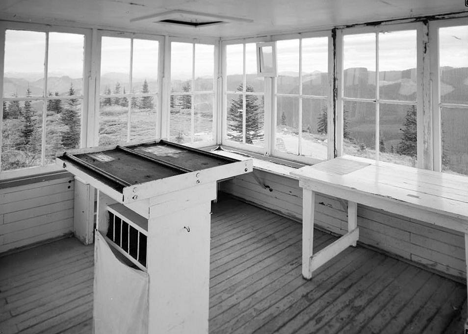 Suntop Lookout Fire Watchtower, Greenwater Washington 1988 INTERIOR, NORTHEAST CORNER, SHOWING FIREFINDER AND TABLE