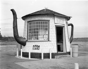Teapot Dome Gas Service Station, Zillah Washington