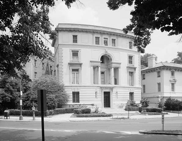Joseph Beale House (Embassy, Arab Republic of Egypt), Washington DC 1971 MAIN ENTRANCE FACADE